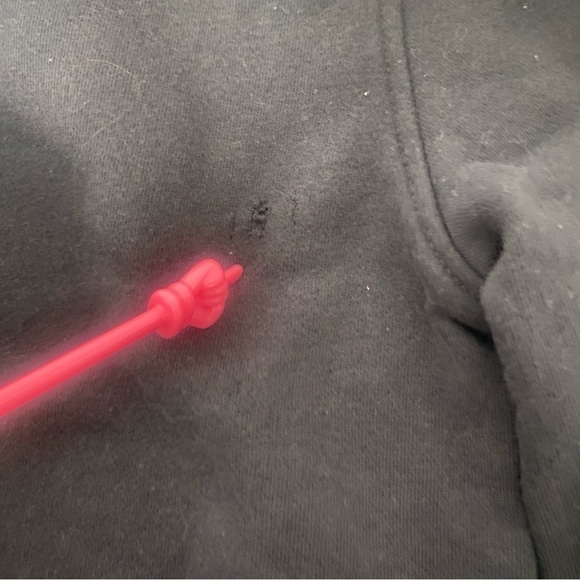 Tommy Hilfiger Kid Size S 6-7 Black Crew Neck Sweatshirt (has tiny hole) see pic - Picture 7 of 7